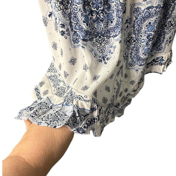 Maurices Beautiful Sleeveless Top Size 4X in Blue and White - Picture 11 of 13